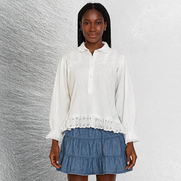 Cute white Blouse with Eyelet lace on hem & sleeves - Picture 2 of 3